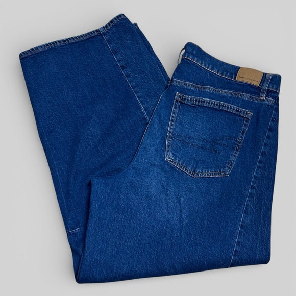 AE Dreamy Drape Strigid Barrel Jean in a Medium Wash Size 14 Long - Picture 8 of 8